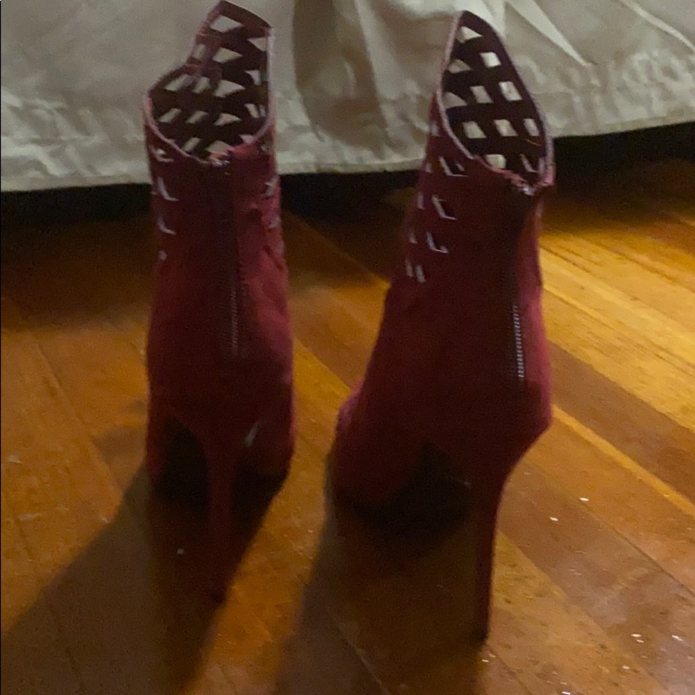 Red booties - Picture 3 of 4